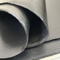 O'rta zichlikdagi qora PVX ko'pikli qatlam